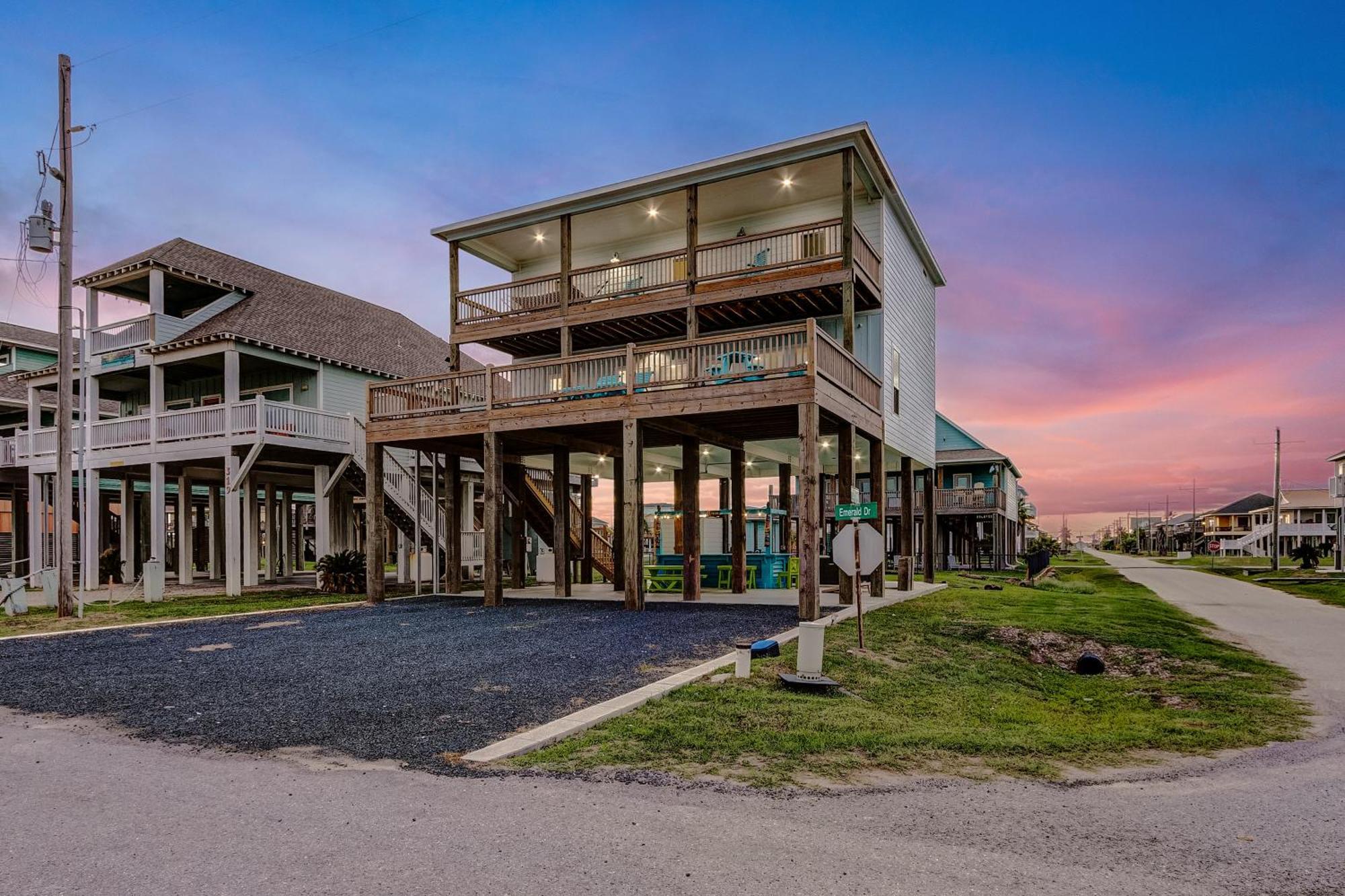 Beachfront - Hot Tub - Bbq - 14 Guests Vila Bolivar Peninsula Exterior foto